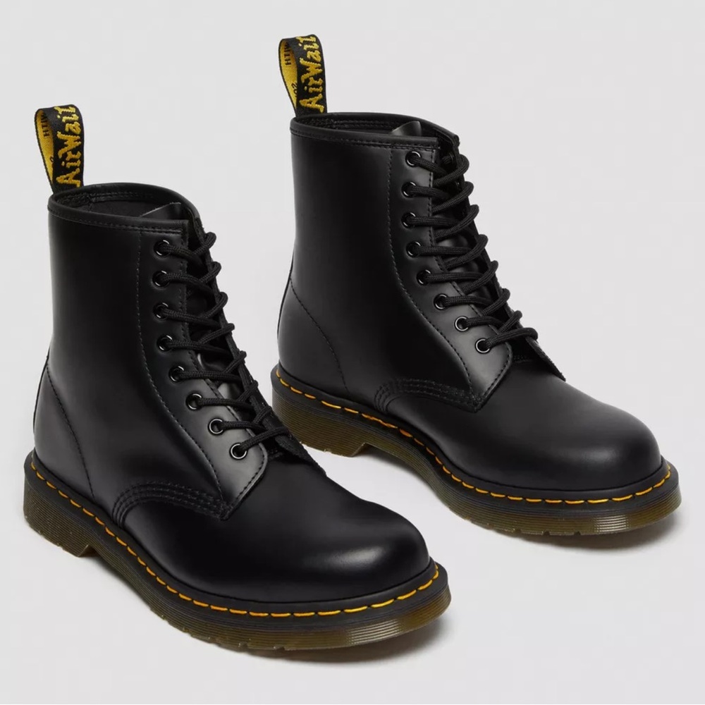 DR MARTEN BOOTS